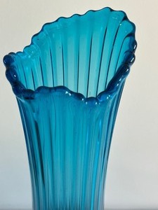 lot 28 image: Blue Viking or L.E. Smith Swung Stretch Glass Vase