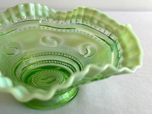 lot 20 image: Vintage Jefferson Glass Astro Crimped Green Opalescent Bowl