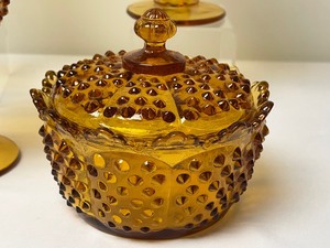 lot 291 image: Four Vintage Fenton Hobnail Candy Dishes