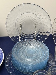 lot 268 image: Variety of Vintage Glassware