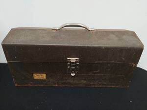 lot 6 image: Metal Toolbox