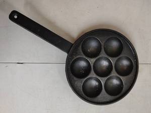 lot 36 image: Cast Iron Aebleskiver Pan