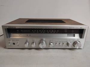 lot 44 image: Sanyo AMFM Stereo Receiver