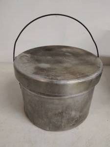 lot 48 image: Camping Pans