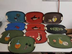 lot 55 image: Collection of Vintage Trays