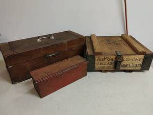 lot 59 image: Three Vintage Boxes