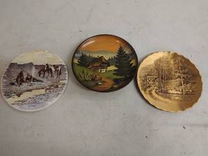 lot 79 image: Decorative Plates