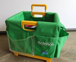 PLASTIC CUBE TOTE ON WHEELS