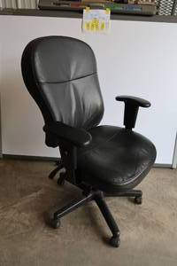 OFFICE CHAIR