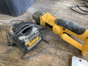 Dewalt Cut Off Tool