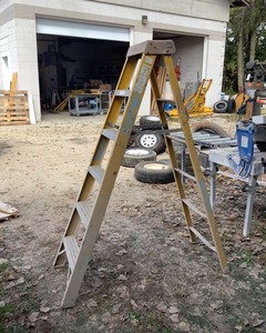 Fiberglass Step Ladder