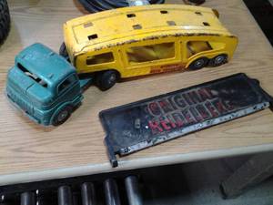 lot 110 image: Get your hands on this Vintage Stru...