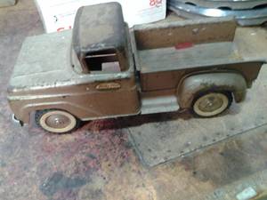 lot 119 image: Add this awesome Vintage Metal Tonk...