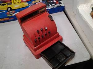 lot 134 image: Vintage Toy cash register with func...