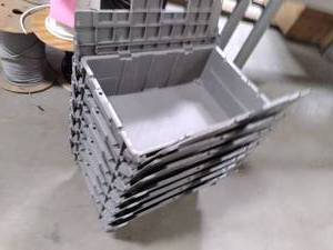lot 93 image: Lot of 7 Clamshell closing style Li...