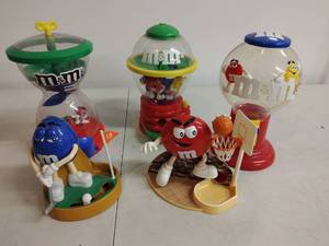 lot 11 image: Five M&Ms Dispensers