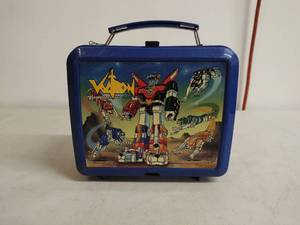 lot 33 image: 1984 Voctron Lunchbox and Thermos