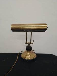 lot 89 image: Piano Light