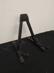 lot 112 image: Guitar Stand