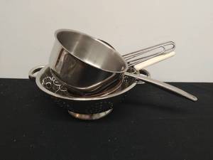 lot 134 image: Colander, strainer, and pot lot