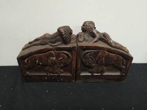 lot 168 image: Pair of Bookends