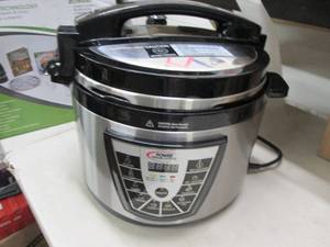 power preassure cooker xl powers on...