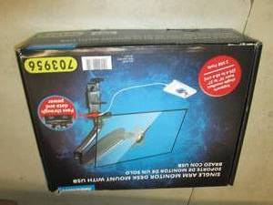 Single arm monitor desk mount with ...