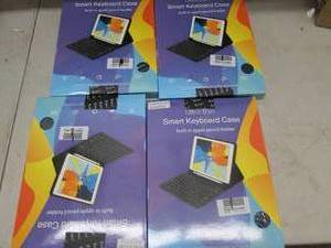lot of 4 smart keyboard cases for i...
