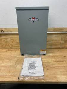 BRIGGS & STRATTON 100-Amp Automatic Transfer Switch w 16-Circuit Load Center  AC Shedding
