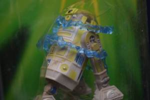 lot 800 image: R3-T7 - Hasbro Star Wars Action Figures