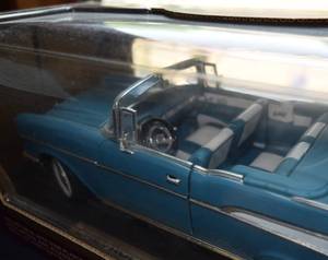 lot 805 image: 1957 Chevy Bel Air Convertible Die Cast Model Car - White
