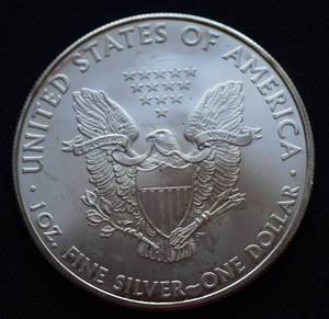 lot 813 image: 2010 Silver Eagle - Slight toning, Brillilant Uncirculated
