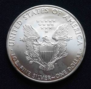 lot 814 image: 2010 Silver Eagle BU - Slight toning, Brillilant Uncirculated