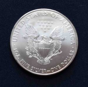 lot 815 image: 2010 Silver Eagle BU - Slight toning, Brillilant Uncirculated