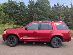 2004 Ford Explorer Limited - LOADED V8 MODEL
