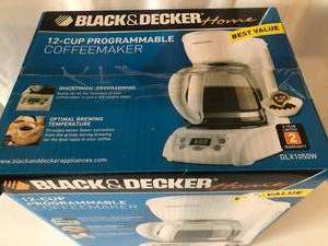 lot 28 image: NEW Black & Decker Programable Coffee Maker