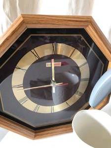 lot 78 image: Coffee Maker, Water Warmer, Clock, Blow up Pillow & Mug
