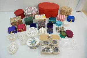 Keepsake boxes