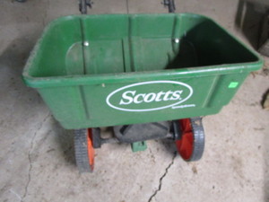 Fertilizer Spreader