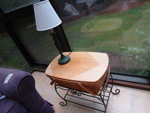 Longaberger Picnic Basket, Stand