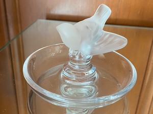 lot 46 image: Lalique Dish