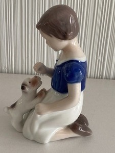 lot 26 image: Bing & Grndahl Figurine