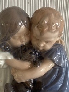 lot 29 image: Bing & Grndahl Figurine