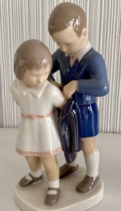 lot 30 image: Four Bing & Grndahl Figurines
