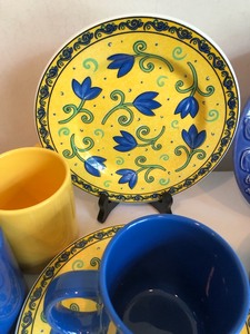 lot 67 image: Fun Dish Variety and More