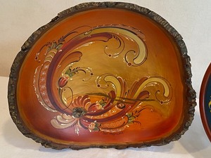 lot 123 image: Three Rosemaling Items