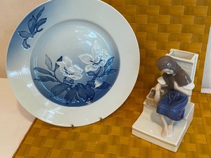 lot 101 image: Two Bing & Grndahl Collectibles