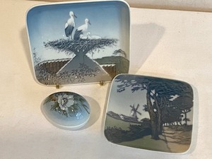 lot 94 image: Bing & Grndahl & Royal Copenhagen Collectibles