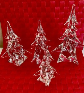 lot 276 image: Four Glass Tree Figurines