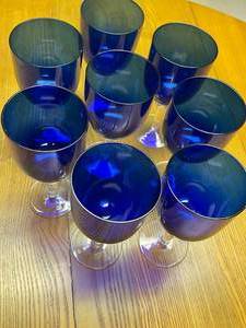 lot 239 image: 8 Cobalt Blue Wine Glasses
